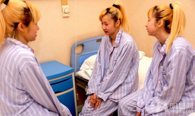 侯耀华外甥女曝整容传闻 三胞胎姐妹忍痛开刀