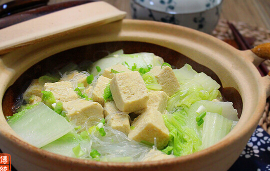 【砂锅白菜豆腐】这样冷的天气最适合吃这个