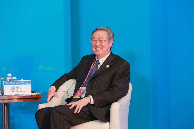 周小川：过剩产能让出金融资源！