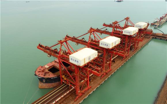 连云港港前十个月吞吐量突破2.1亿吨
