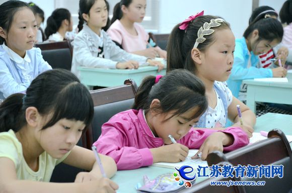 “美德江苏校园行”新闻行动走进东海（图）