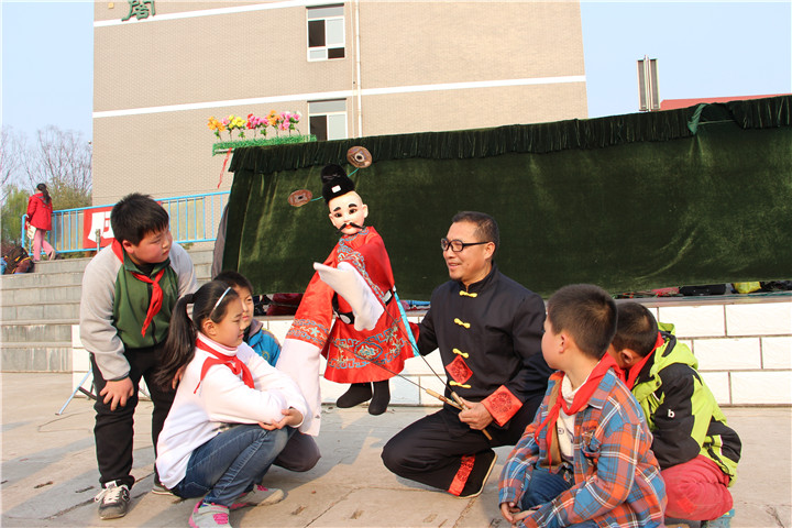 连云港海州实验小学引木偶戏进校园