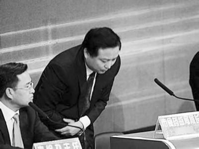 评论：电视问政不可止于官员冒汗
