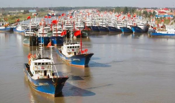 连云港海域全面开海 两千余艘渔船出海秋捕