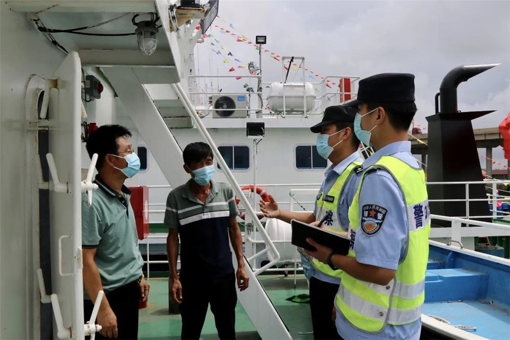 连云港赣榆警方多措并举服务保障渔民顺利安全开海