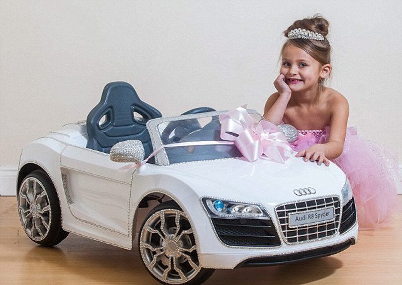 英国5岁富二代捐奢侈玩具帮助穷困孩子