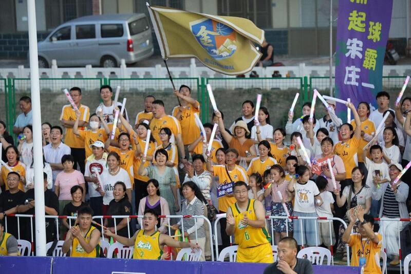 图说：连云港“赣超”掀起黄海之滨篮球“风暴”