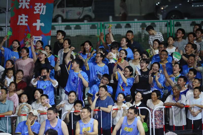 图说：连云港“赣超”掀起黄海之滨篮球“风暴”