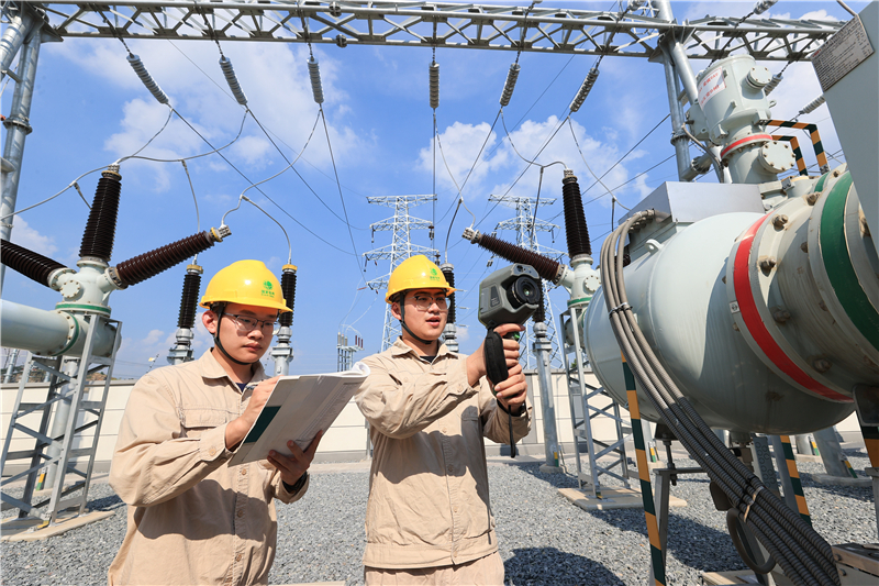 连云港：战高温 保供电